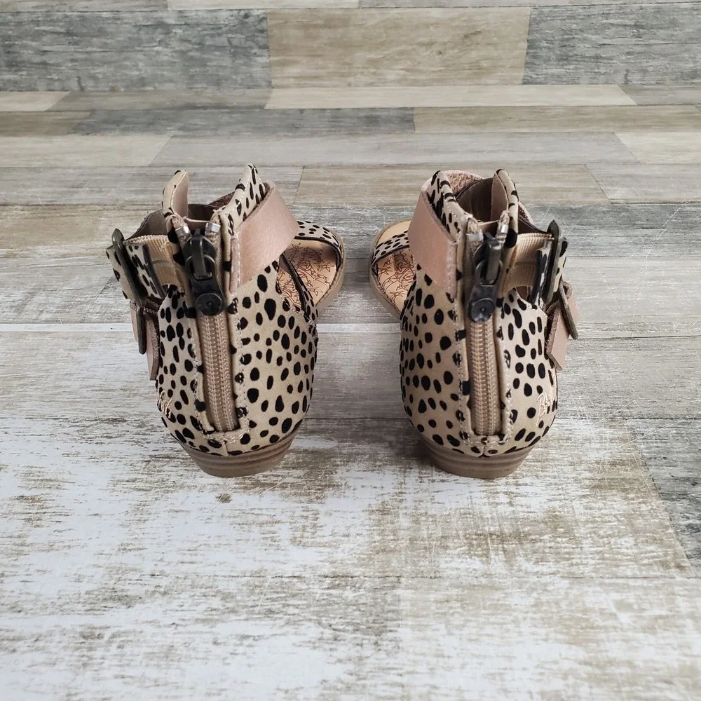 Blowfish Malibu Belia Girls Flat Sandal Sz 4 Tan Leopard Back Zip Ankle Strap